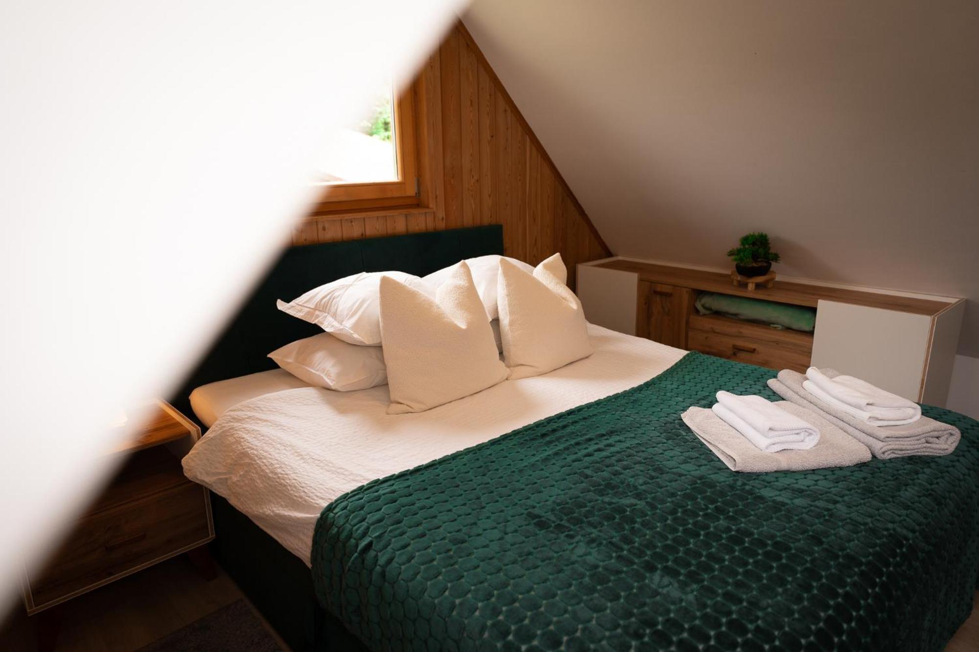 Glamping Gozdna Jasa Hotel Bovec Eksteriør billede